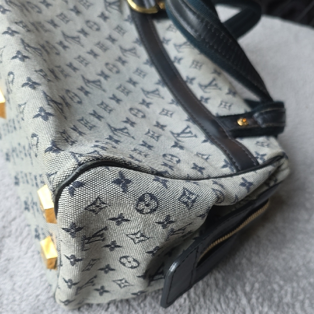 Louis Vuitton Canvas Mongram Hand Bag - Picture 8 of 14
